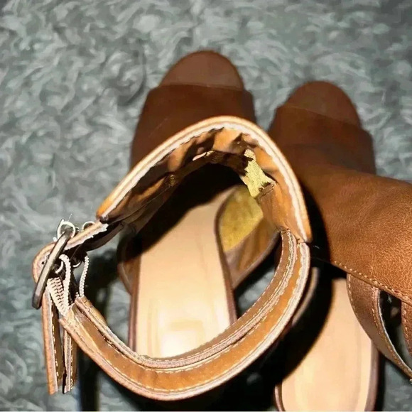 Bamboo Strappy Peep Toe Block Heel Brown Booties, size 6 - Picture 7 of 12